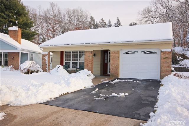 #1 photo, 15 Kingston Drive, सफ़ोक काउंटी Ridge , NY 11961