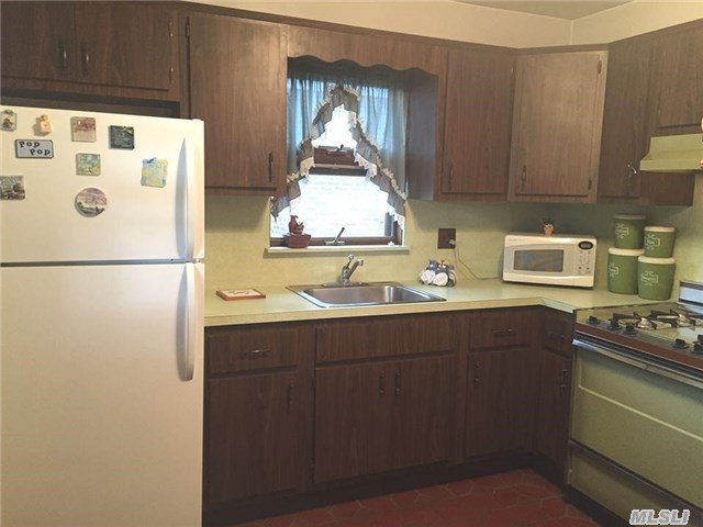 #1 photo, 83-50 260th Street, Floral Park , NY 11004