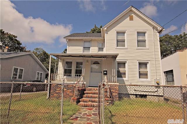 #1 photo, 3 Ackerson Street, सफ़ोक काउंटी Bay Shore , NY 11706