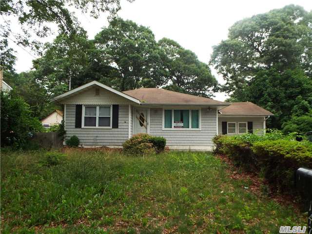 #1 photo, 147 Dahlia Drive, サフォーク郡 Mastic Beach , NY 11951