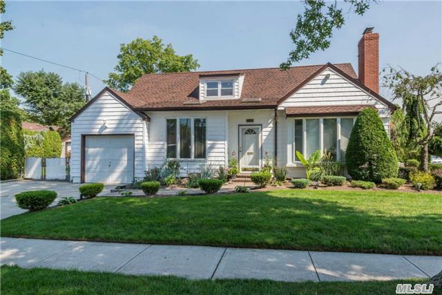 #1 photo, 130 Haddon Road, New Hyde Park , NY 11040