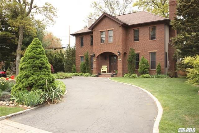 #1 photo, 56 Pequot Lane, מחוז סאפוק East Islip , NY 11730