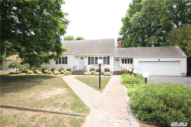 #1 photo, 374 Sea Cliff Street, מחוז סאפוק Islip Terrace , NY 11752