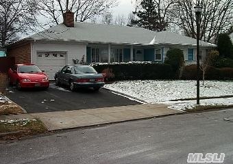 #1 photo, 782 Birchwood Drive, নাসাউ কাউন্টি Westbury , NY 11590