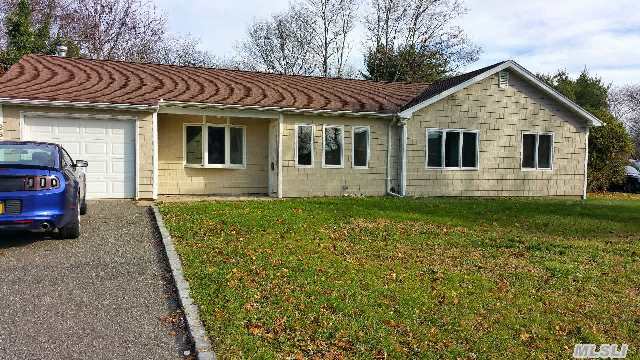 #1 photo, 369 Old Town Road, サフォーク郡 East Setauket , NY 11733