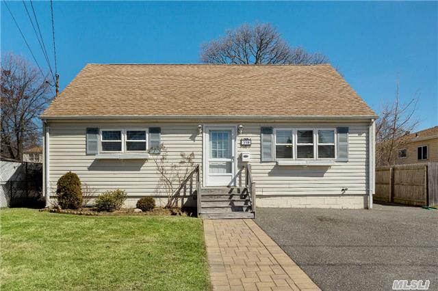 #1 photo, 358 S Strong Avenue, サフォーク郡 Lindenhurst , NY 11757