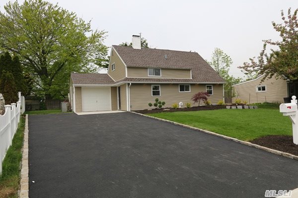 #1 photo, 30 Cottonwood Lane, Westbury , NY 11590