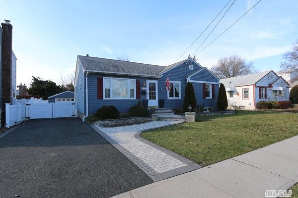 #1 photo, 137 Rockaway Avenue, Westbury , NY 11590