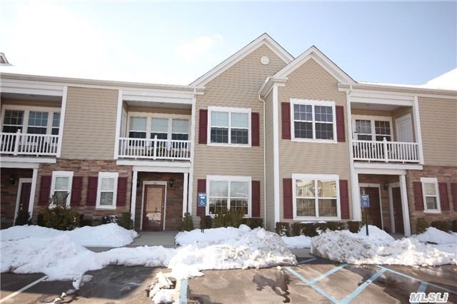 #1 photo, 33 Wexford Ln Lane, מחוז נסאו Oceanside , NY 11572