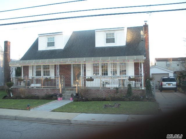 #1 photo, 335 Roquette Avenue, ナッソー郡 South Floral Park , NY 11003