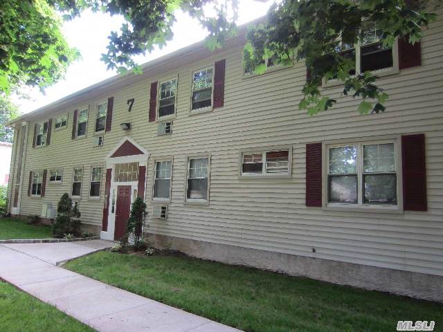 #1 photo, 324 Post Avenue, নাসাউ কাউন্টি Westbury , NY 11590