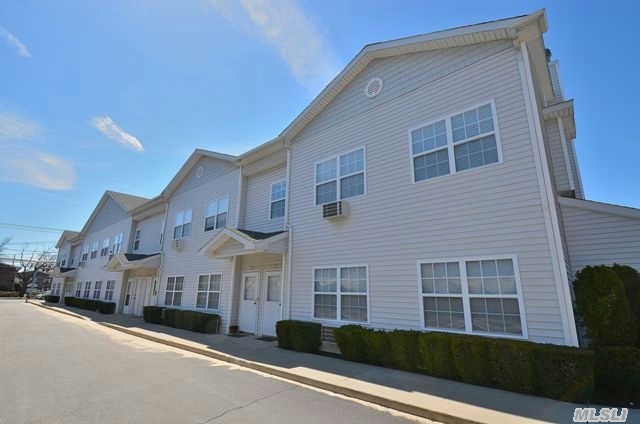 #1 photo, Fulton Street, 长岛 Farmingdale , NY 11735