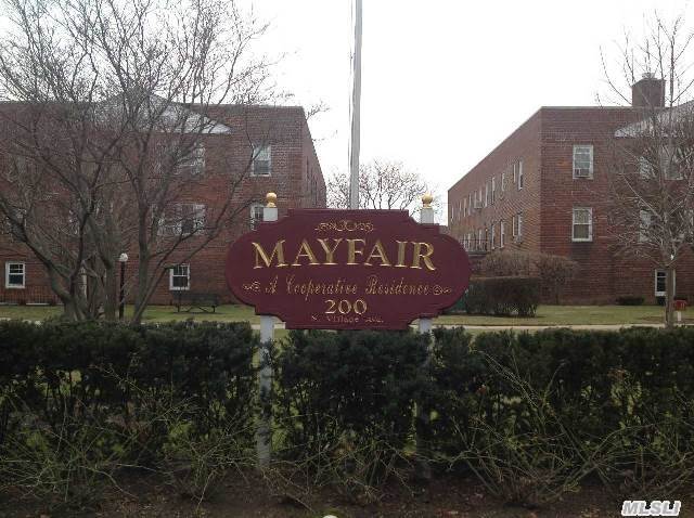 #1 photo, 200 N Village Avenue, מחוז נסאו Rockville Centre , NY 11570