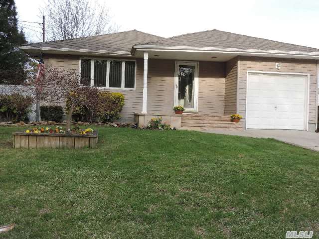 #1 photo, 161 Smithtown Polk Boulevard, サフォーク郡 Centereach , NY 11720