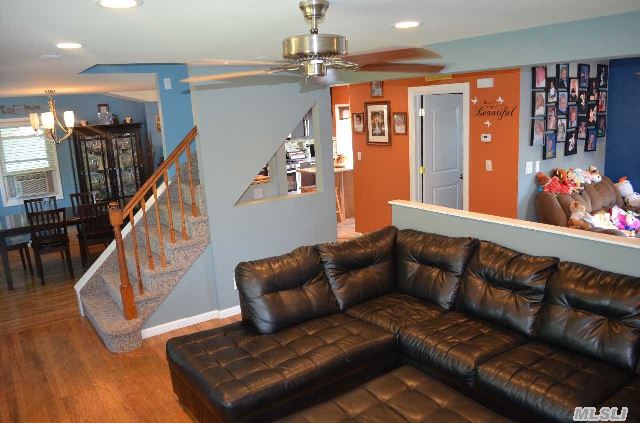 #1 photo, 714 Woodside Drive, 長島 Wantagh , NY 11793