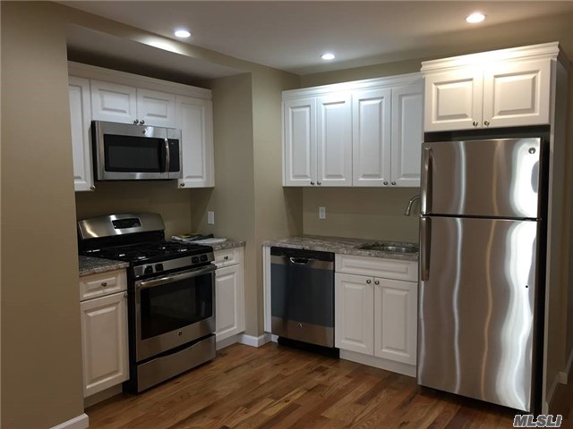 #1 photo, 975 Holzheimer Street, Franklin Square , NY 11010