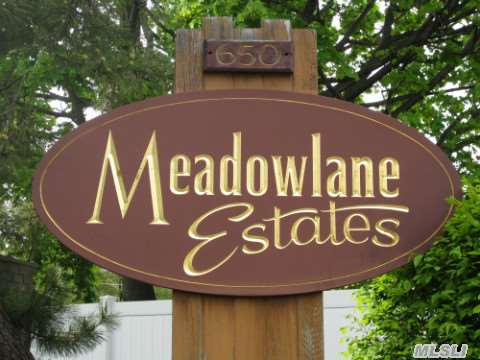 #1 photo, 650 Newbridge Road, নাসাউ কাউন্টি East Meadow , NY 11554