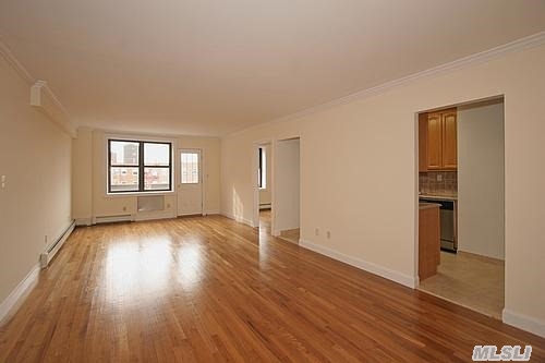 #1 photo, 101 Jackson Avenue, Mineola , NY 11501