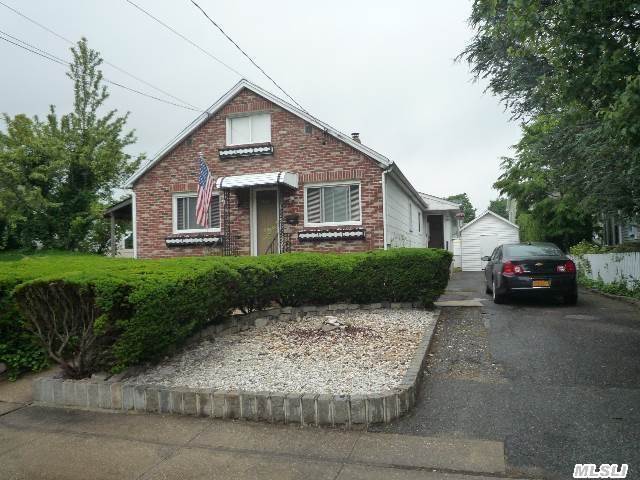 #1 photo, 810 Oak Street, ナッソー郡 Bellmore , NY 11710