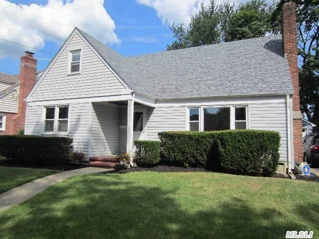 #1 photo, 51 Chestnut Street, নাসাউ কাউন্টি Westbury , NY 11590