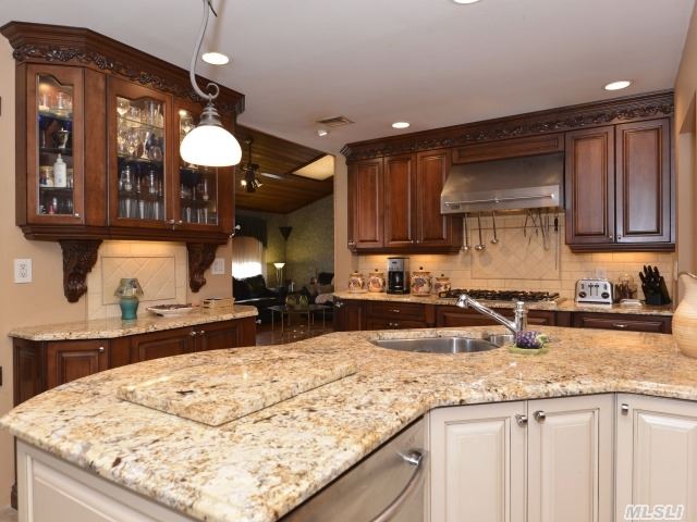 #1 photo, 24 Broadway, New Hyde Park , NY 11040