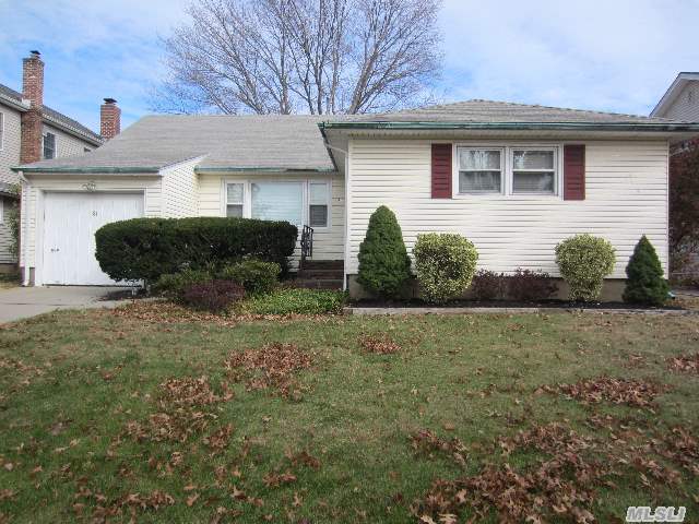 #1 photo, 21 Clearland Avenue, নাসাউ কাউন্টি Carle Place , NY 11514