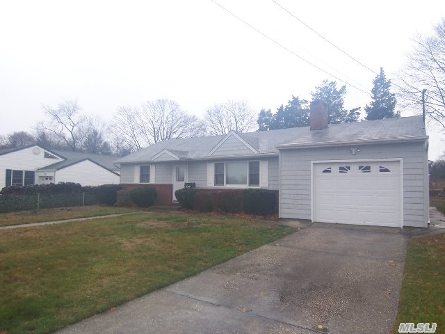 #1 photo, 70 Avenue K, Kings Park , NY 11754