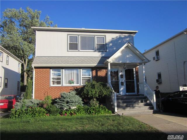 #1 photo, 8 Miriam Street, ناسو Valley Stream , NY 11581