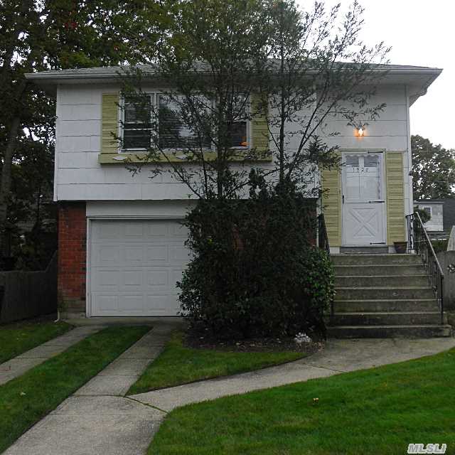 #1 photo, 1928 Gormley Avenue, ناسو Merrick , NY 11566