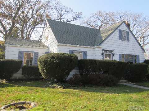 #1 photo, 295 Ivy Avenue, নাসাউ কাউন্টি Westbury , NY 11590