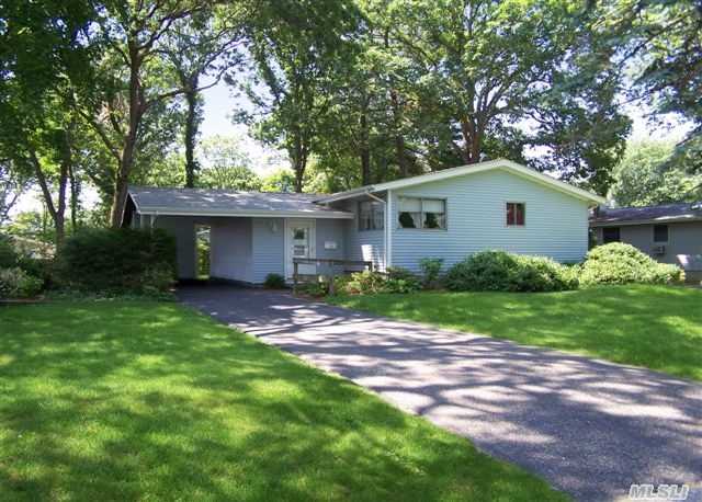 #1 photo, 18 Sandalwood Drive, サフォーク郡 Smithtown , NY 11787