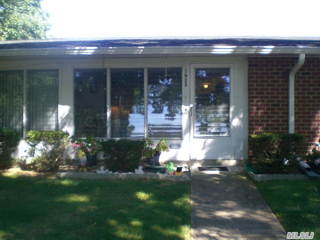 #1 photo, 192 B Ventry Court, サフォーク郡 Ridge , NY 11961