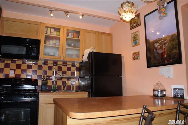 #1 photo, 85-04 63rd Drive, クイーンズ区 Rego Park , NY 11374