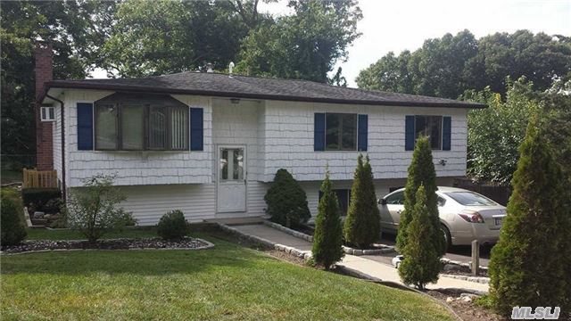 #1 photo, 10 Somers Lane, Farmingville , NY 11738