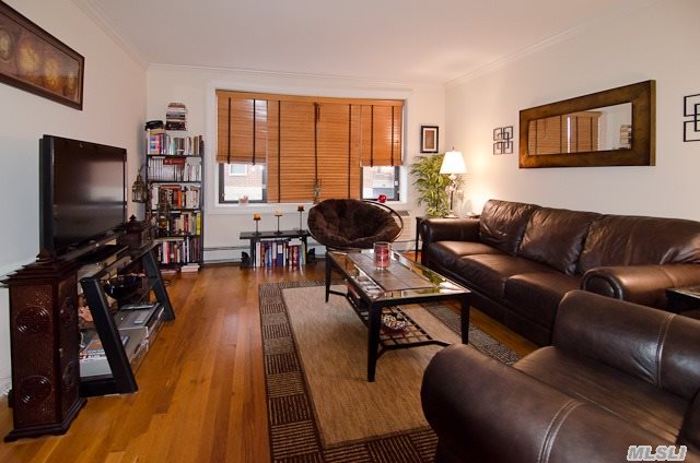 #1 photo, 101 Jackson Avenue, Mineola , NY 11501