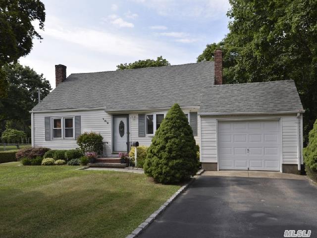 #1 photo, 169 W 21st Street, サフォーク郡 Huntington Station , NY 11746