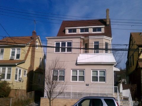 #1 photo, 40-29 204th Street, Bayside , NY 11361