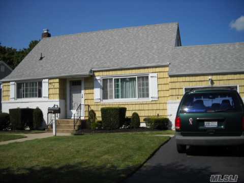 #1 photo, 957 Alan Drive, ナッソー郡 Wantagh , NY 11793