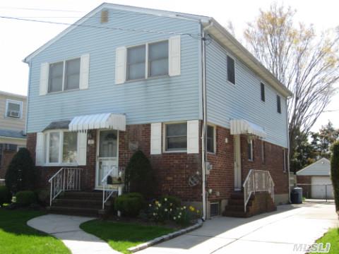 #1 photo, 85 Roosevelt Court, Carle Place , NY 11514