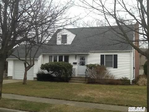 #1 photo, 38 Midwood Avenue, ナッソー郡 Farmingdale , NY 11735