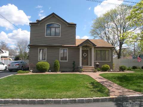 #1 photo, 55 Lenox Road, West Babylon , NY 11704