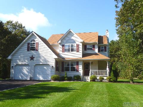 #1 photo, 10 Charter Court, 东长岛 Manorville , NY 11949