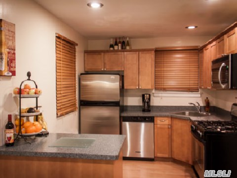 #1 photo, 260-24 73 Avenue, Glen Oaks , NY 11004