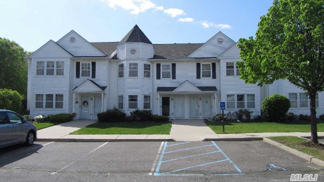 #1 photo, 34 Victorian Lane, Medford , NY 11763