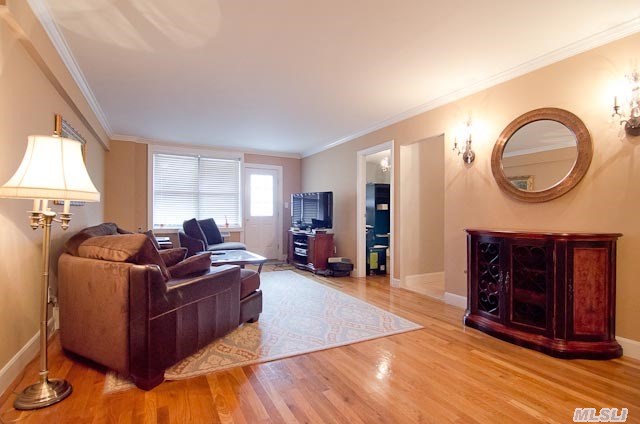 #1 photo, 101 Jackson Avenue, Mineola , NY 11501