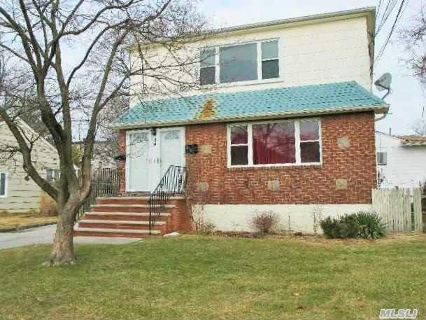 #1 photo, 39 Allen Street, ناسو Lynbrook , NY 11563