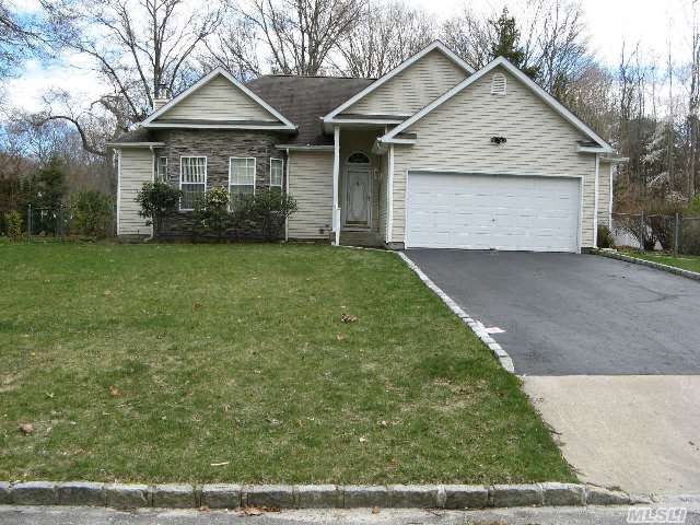 #1 photo, 2 Costa Court, サフォーク郡 Centereach , NY 11720