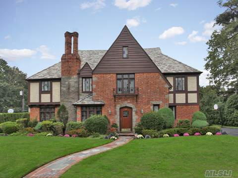 #1 photo, 82 Hampton Road, Garden City , NY 11530