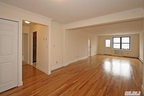 #1 photo, 101 Jackson Avenue, Mineola , NY 11501