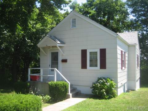 #1 photo, 40 Edgar Court, Huntington , NY 11743